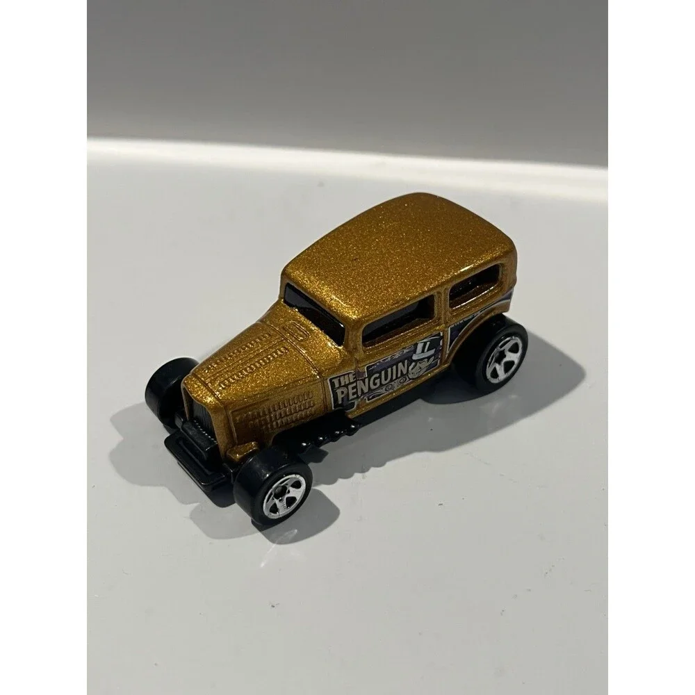Hot Wheels Midnight Otto The Penguin Batman Gold Diecast Car Mattel DC Comics